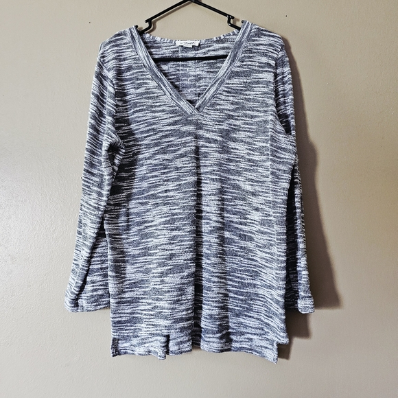 Gray V-Neck Women's Top - Picture 1 of 5